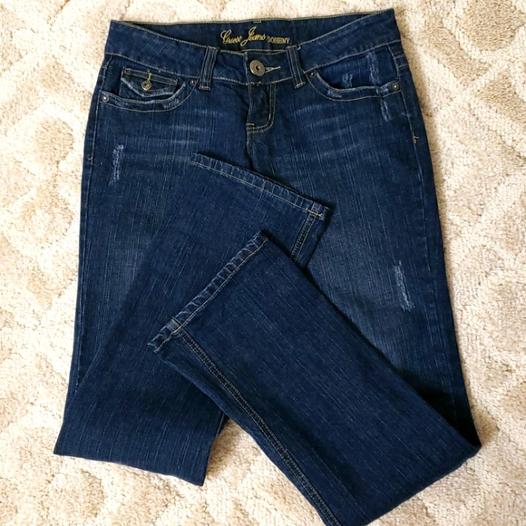 ⭐2 For $25⭐ Women's GUESS Jeans - Picture 4 of 4